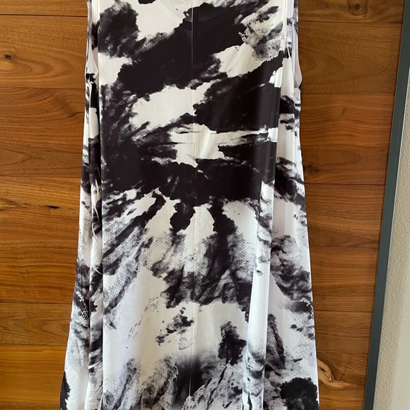 Very lightweight cover up/ dress. - Picture 3 of 4